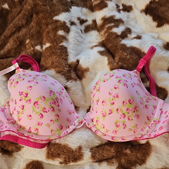 Victoria's Secret Other - PINK Floral Bra Size 34B